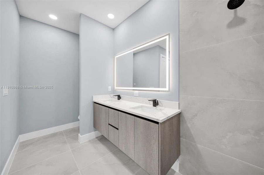 Furnished interior view inside a new home in , Cape Coral (Image 11). Furnished interior view inside a new home in , Cape Coral (Image 11).