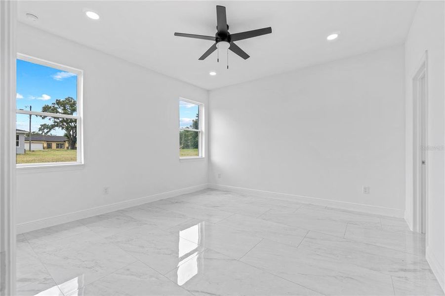 Spacious, unfurnished interior of a new home in , Dunnellon (Image 14).