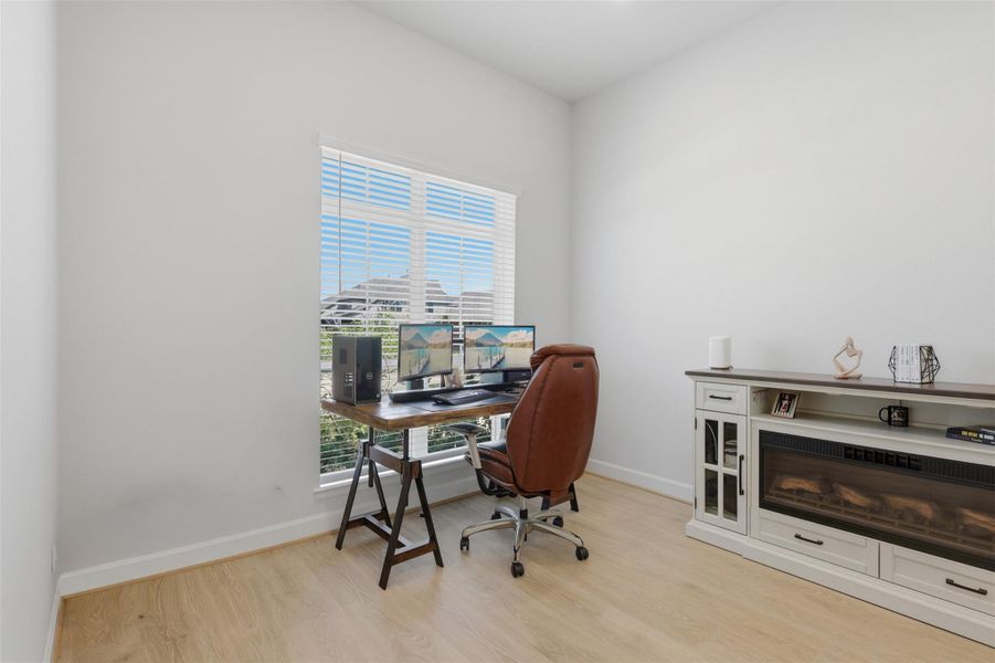 Step into the office, conveniently located just off the entry. Step into the office, conveniently located just off the entry.