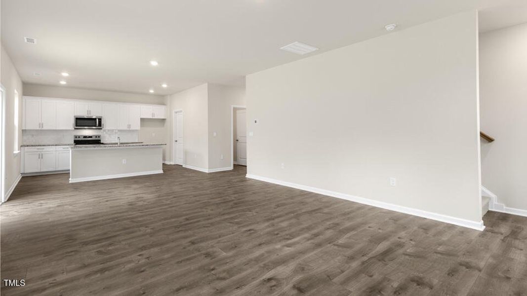 dr-horton-baker-farm-lot-116-021