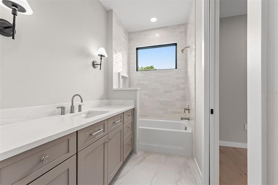 Furnished interior view inside a new home in , Orlando (Image 47).