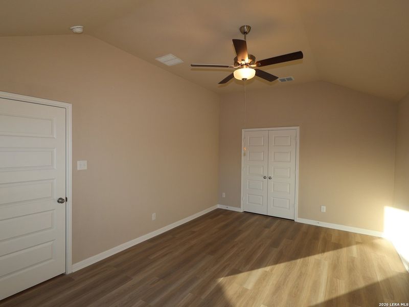 Spacious, unfurnished interior of a new home in Greenspoint Heights, Seguin (Image 16).