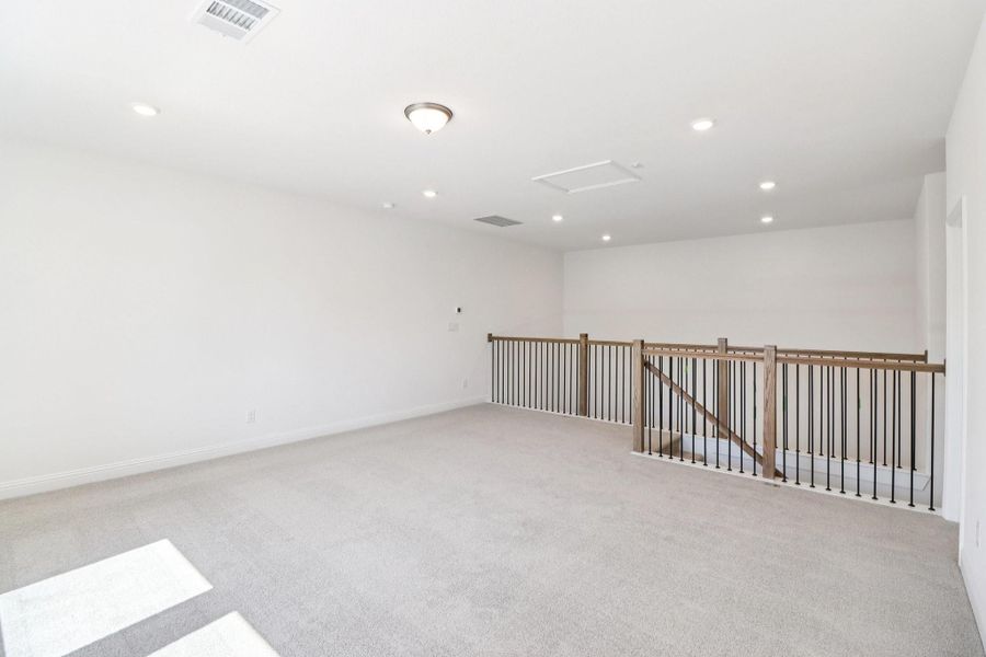 Spacious, unfurnished interior of a new home in Evergreen 60', Conroe (Image 32).