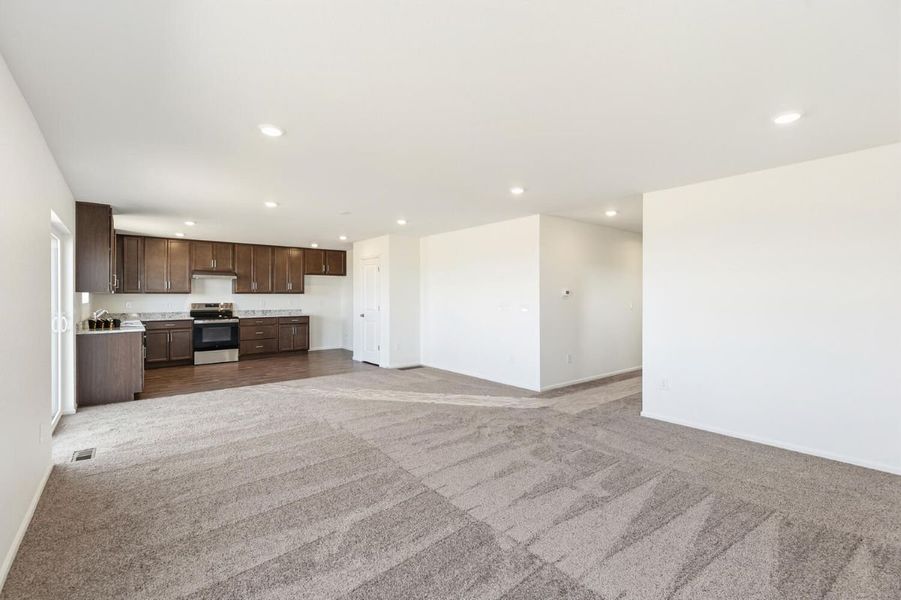 Spacious, unfurnished interior of a new home in Murphy Creek Classic, Aurora (Image 15). Spacious, unfurnished interior of a new home in Murphy Creek Classic, Aurora (Image 15).