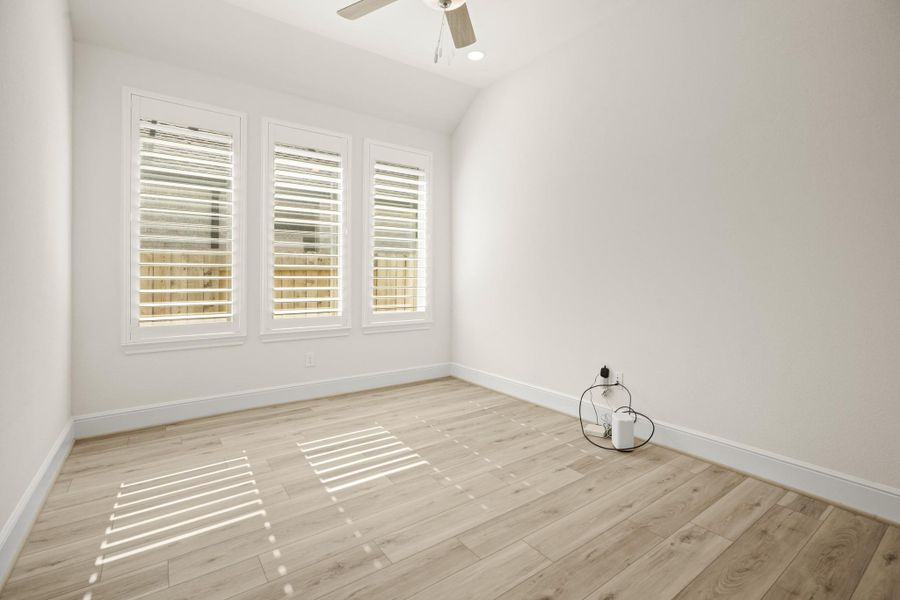 Spacious, unfurnished interior of a new home in Westwood, League City (Image 18). Spacious, unfurnished interior of a new home in Westwood, League City (Image 18).