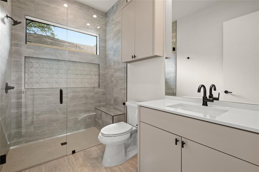 Furnished interior view inside a new home in , Dallas (Image 31).