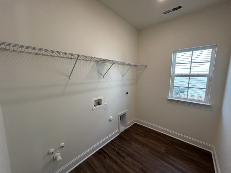 Spacious, unfurnished interior of a new home in Miller's Reserve, Winston-Salem (Image 38).