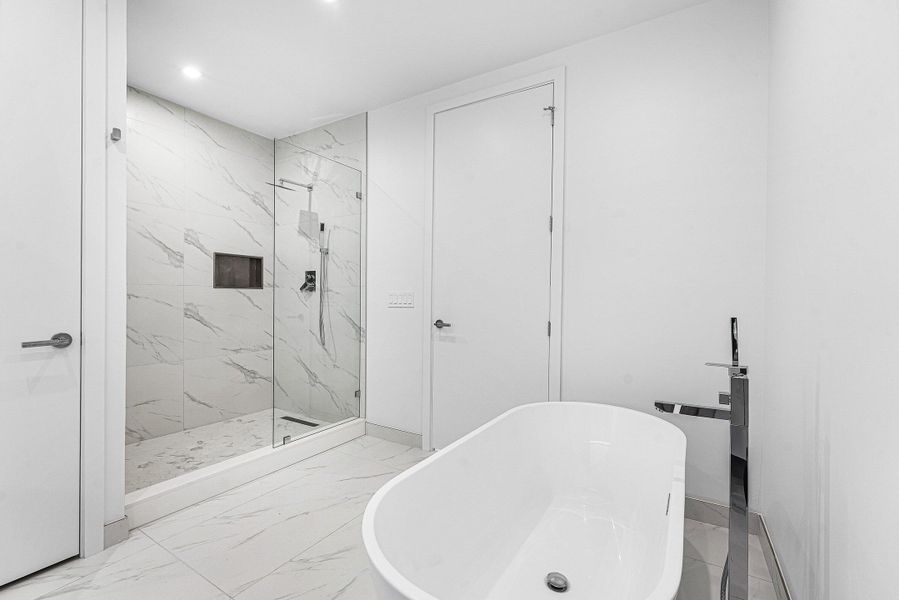 021-220LakeShoreDrive-1613-LakePark-FL-3