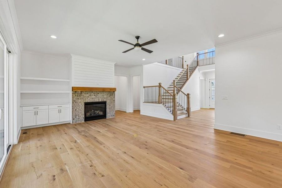 Spacious, unfurnished interior of a new home in White Post on Lake Lanier, Gainesville (Image 36). Spacious, unfurnished interior of a new home in White Post on Lake Lanier, Gainesville (Image 36).