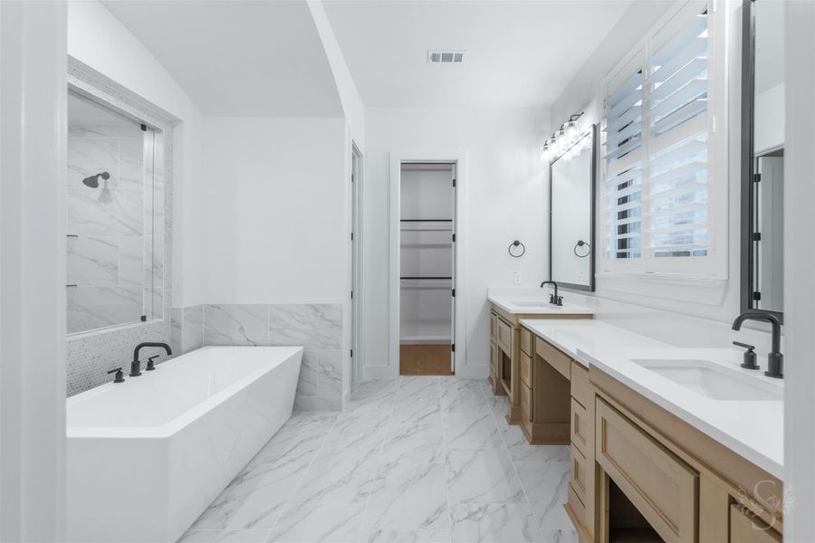 Primary ensuite bath. Primary ensuite bath.