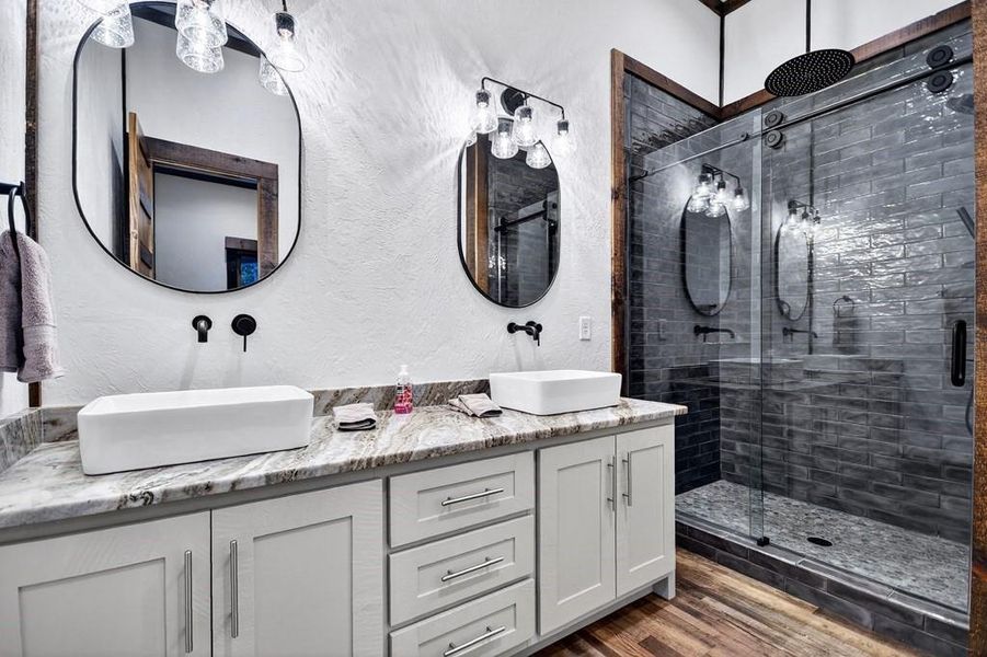 Image 94 of a home in .