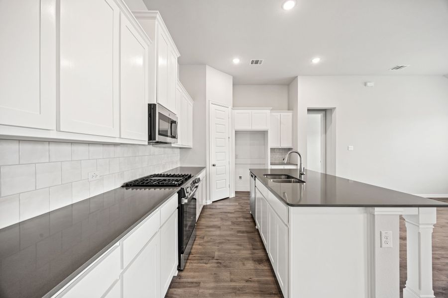 Representative furnished interior of a home built from the Baker by Cambridge Homes in Tinsley Meadows, Van Alstyne (Image 4).