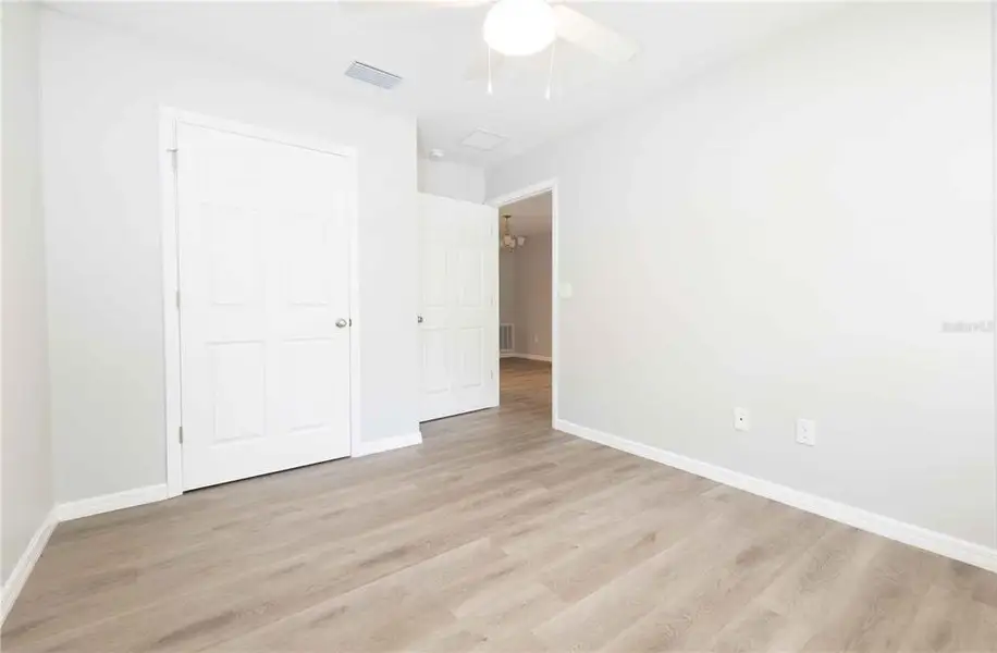 Spacious, unfurnished interior of a new home in , Bushnell (Image 13).