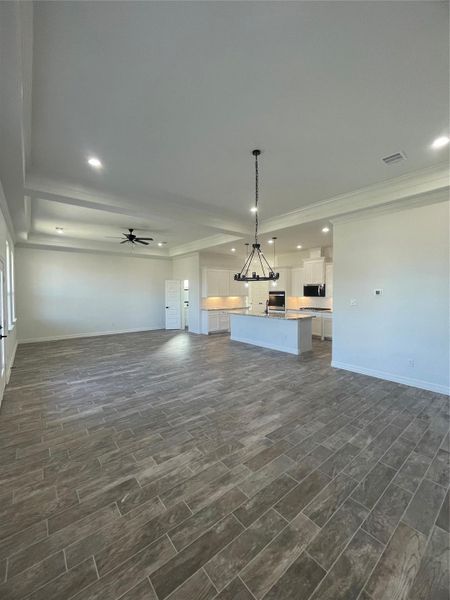 Spacious, unfurnished interior of a new home in , Anahuac (Image 12).