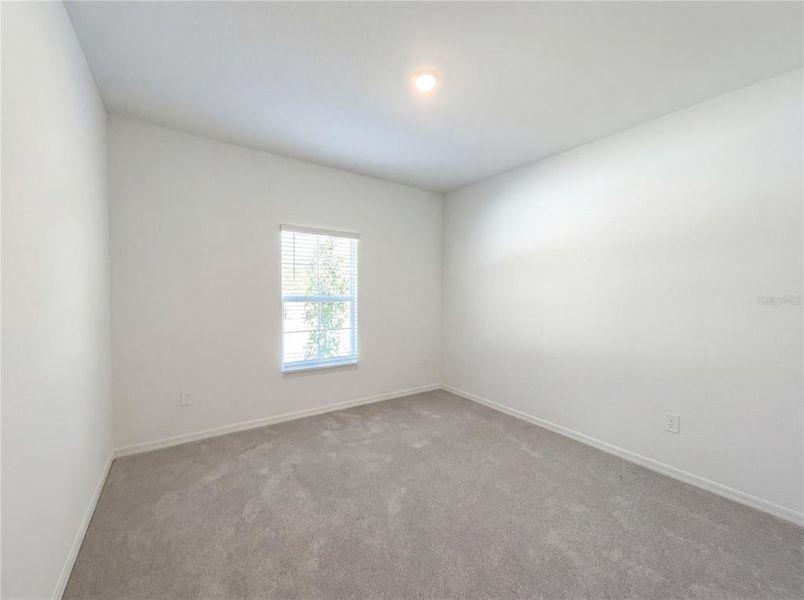 Spacious, unfurnished interior of a new home in Grand Park, Dunnellon (Image 13).