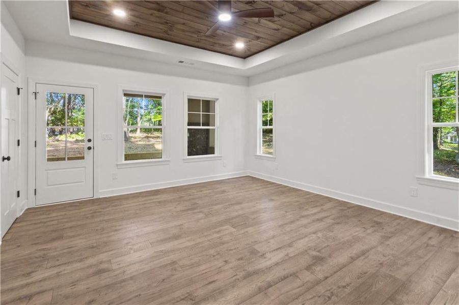 Spacious, unfurnished interior of a new home in , Dahlonega (Image 14).
