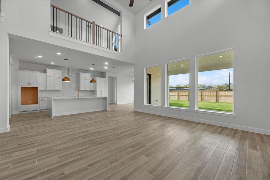 Spacious, unfurnished interior of a new home in Sienna, Missouri City (Image 17).