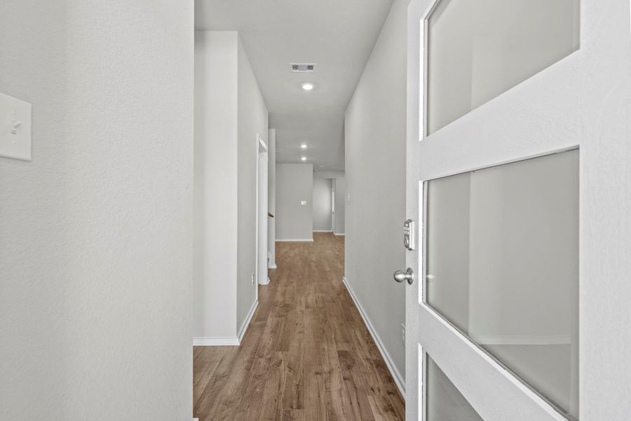 Spacious, unfurnished interior of a new home in Laurel Landing, Alvin (Image 16). Spacious, unfurnished interior of a new home in Laurel Landing, Alvin (Image 16).