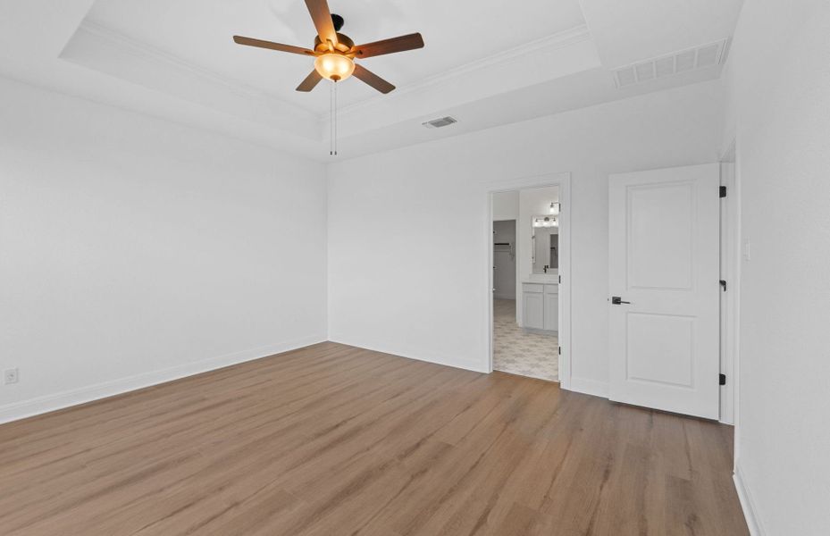 Spacious, unfurnished interior of a new home in Horizon Lake, Leander (Image 47).