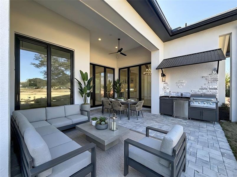 Exterior details and patio area of a home in , Reunion (Image 3).