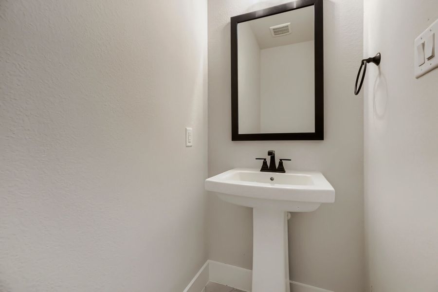 4414 Windy Point - Powder Bathroom 4414 Windy Point - Powder Bathroom