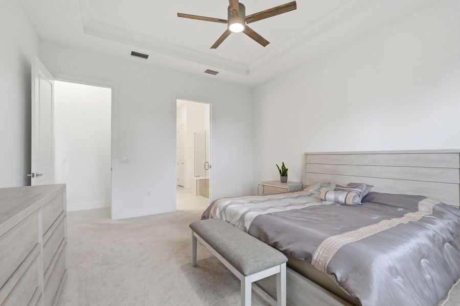 2-web-or-mls-10550_Northbrook_Cir_002