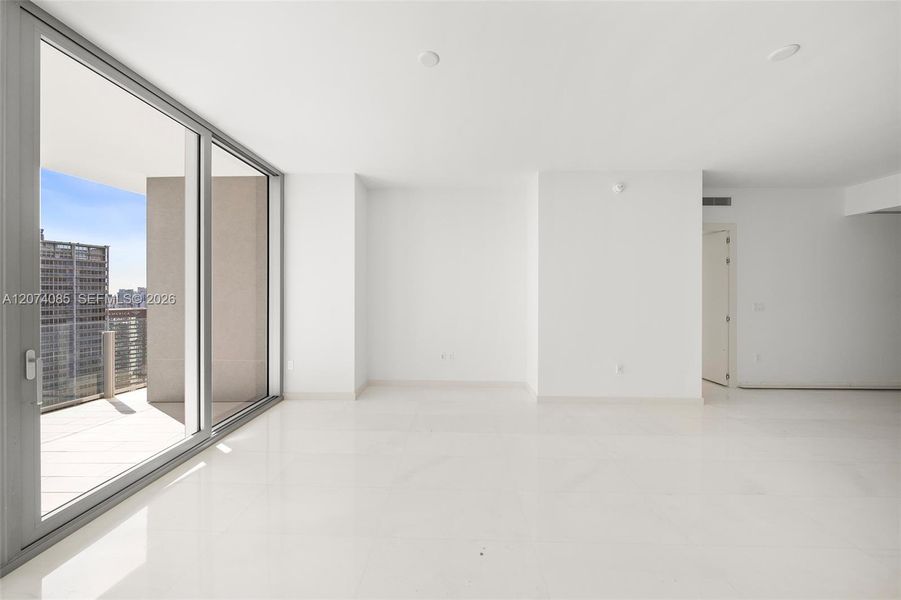 Spacious, unfurnished interior of a new home in , Miami (Image 12).