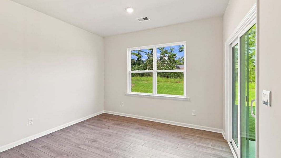 Spacious, unfurnished interior of a new home in Durbin Meadows Traditions, Fountain Inn (Image 21).