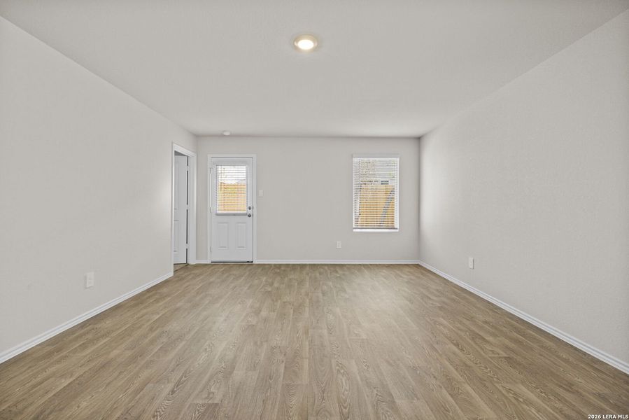 Spacious, unfurnished interior of a new home in Spring Valley, New Braunfels (Image 19).