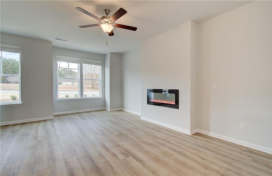 Spacious, unfurnished interior of a new home in Daybreak, Newnan (Image 12).