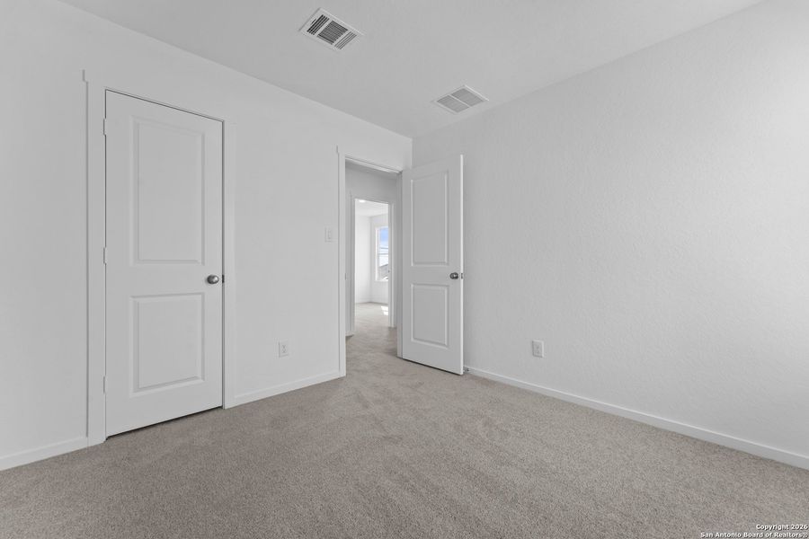 Spacious, unfurnished interior of a new home in Voss Farms: Watermill Collection, New Braunfels (Image 19).