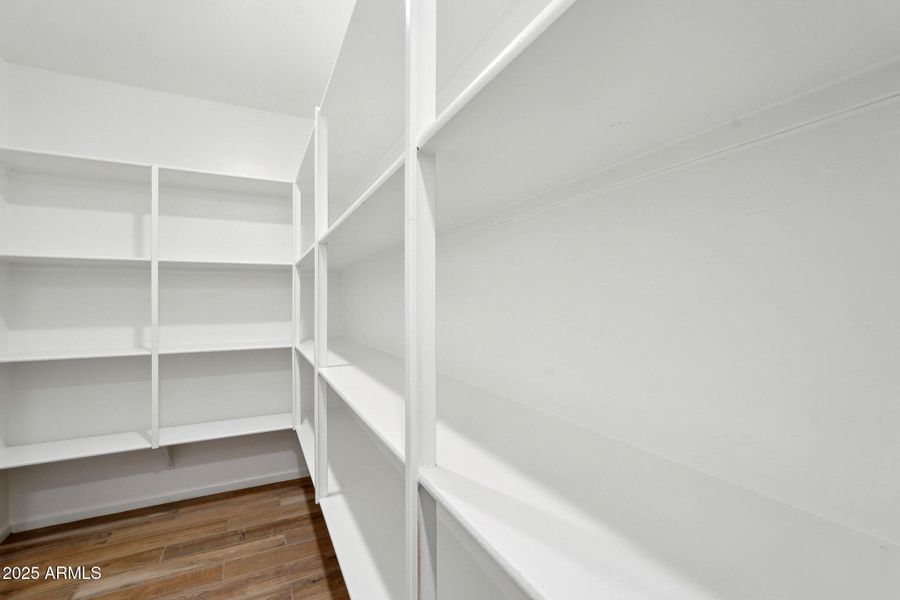 37-web-or-mls-W Cheryl Dr-1405-037