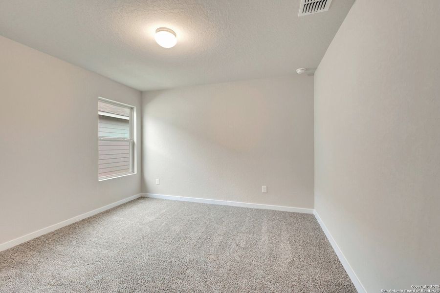Spacious, unfurnished interior of a new home in Winding Brook, San Antonio (Image 29).