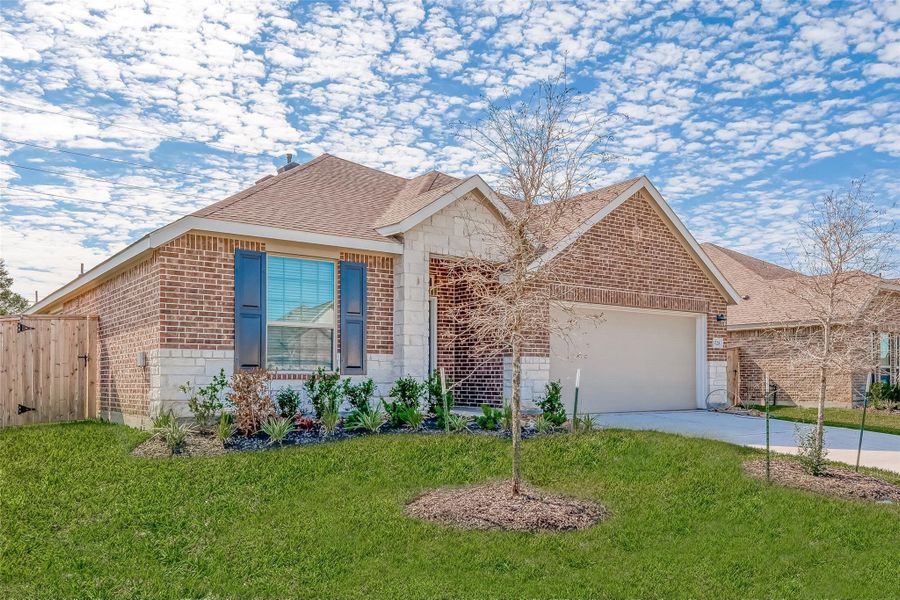 Exterior details and patio area of a home in Sendero: Wildflower II Collection, Rosenberg (Image 16).
