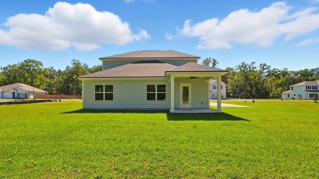 Representative exterior details of a home built from the The Belfort by D.R. Horton in Greystone, Crawfordville (Image 18).