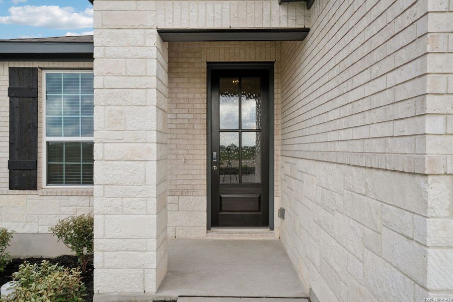 Exterior details and patio area of a home in Sagebrooke - Premier Series, San Antonio (Image 3).