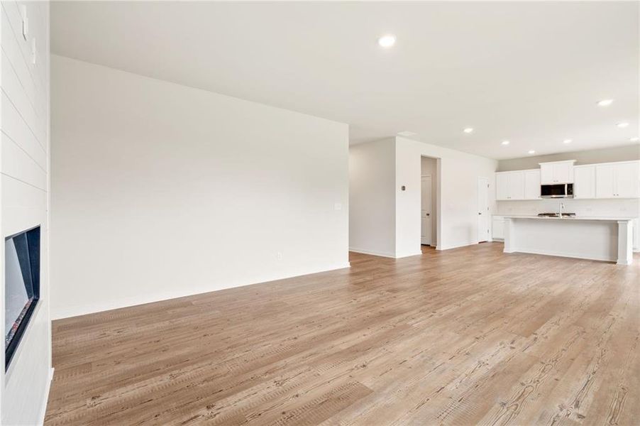 Spacious, unfurnished interior of a new home in Walker Grove, McDonough (Image 20).