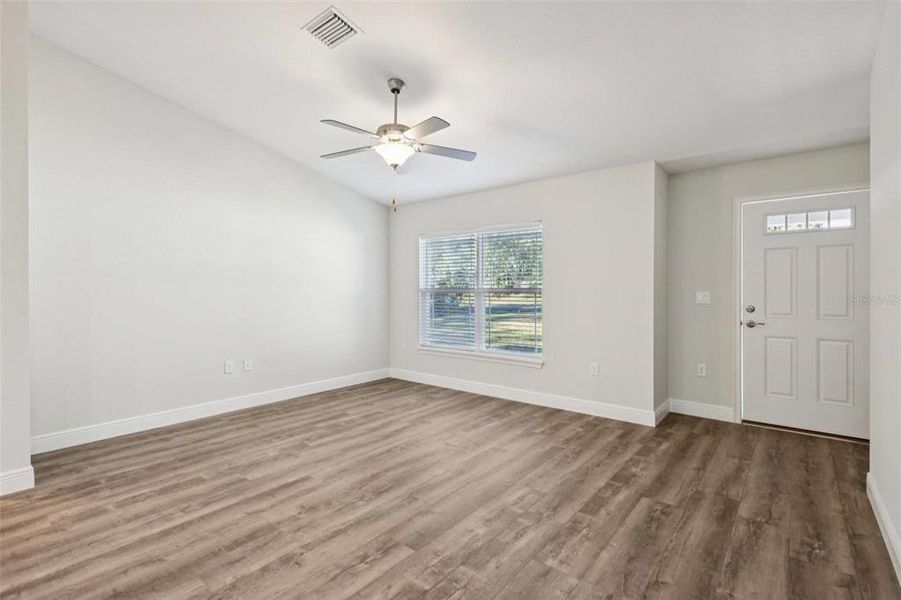 Spacious, unfurnished interior of a new home in , Citrus Springs (Image 13).