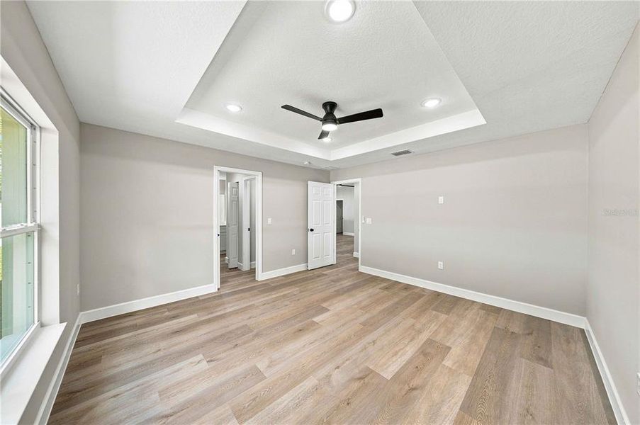 Spacious, unfurnished interior of a new home in , Ocala (Image 16).