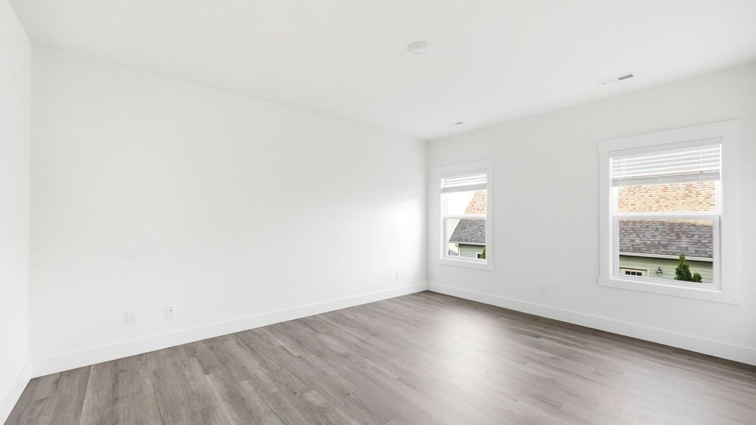 Spacious, unfurnished interior of a new home in Polo Fields, Kingsport (Image 22).