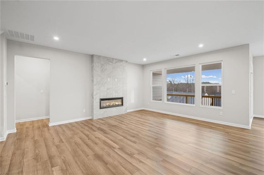 Spacious, unfurnished interior of a new home in Easton Park, Dallas (Image 28). Spacious, unfurnished interior of a new home in Easton Park, Dallas (Image 28).
