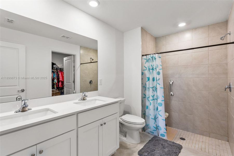 Furnished interior view inside a new home in , Lehigh Acres (Image 13). Furnished interior view inside a new home in , Lehigh Acres (Image 13).