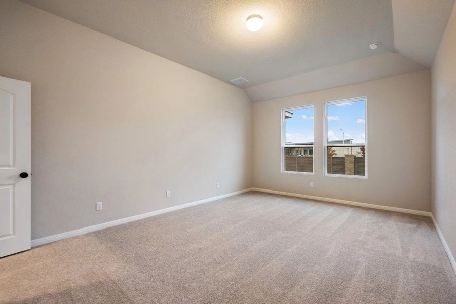 Spacious, unfurnished interior of a new home in Berry Creek Highlands, Georgetown (Image 39).