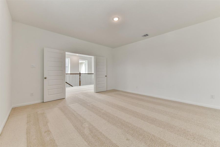 Spacious, unfurnished interior of a new home in Anderson Lake, Houston (Image 29).