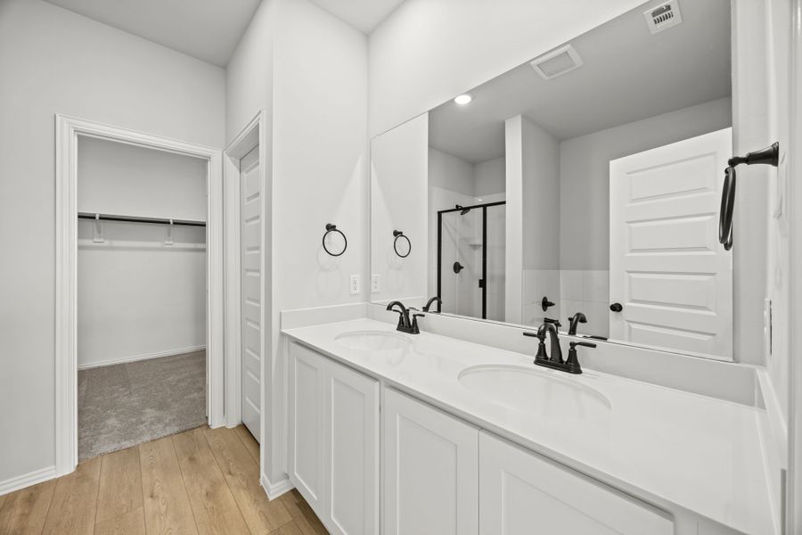 Representative furnished interior of a home built from the Jackson by Cambridge Homes in Ribbonwood, Aubrey (Image 10). Representative furnished interior of a home built from the Jackson by Cambridge Homes in Ribbonwood, Aubrey (Image 10).