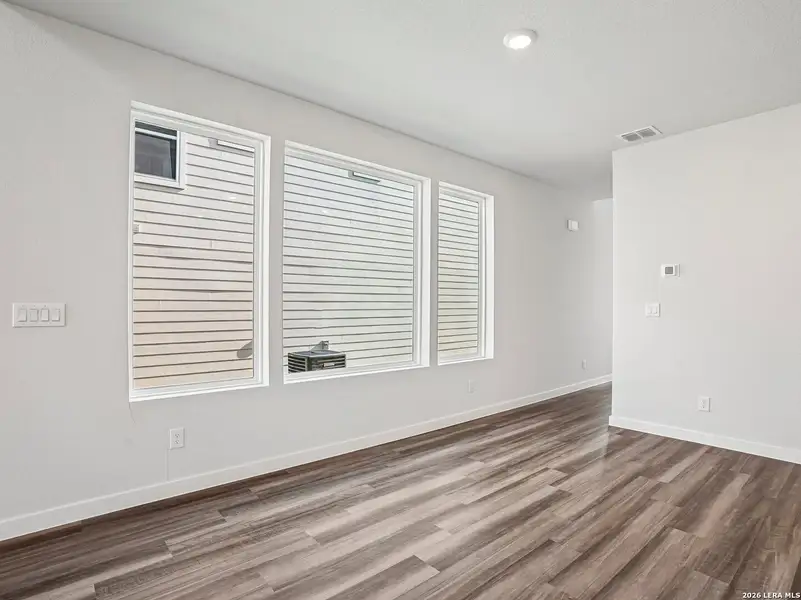 Spacious, unfurnished interior of a new home in , San Antonio (Image 31).