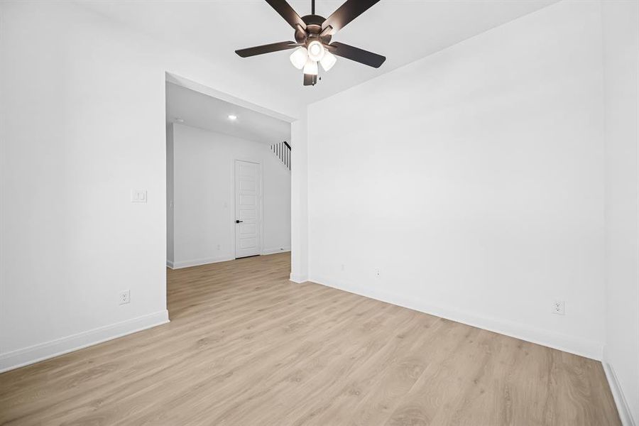 Spacious, unfurnished interior of a new home in Monterra - Classics, Fate (Image 18).