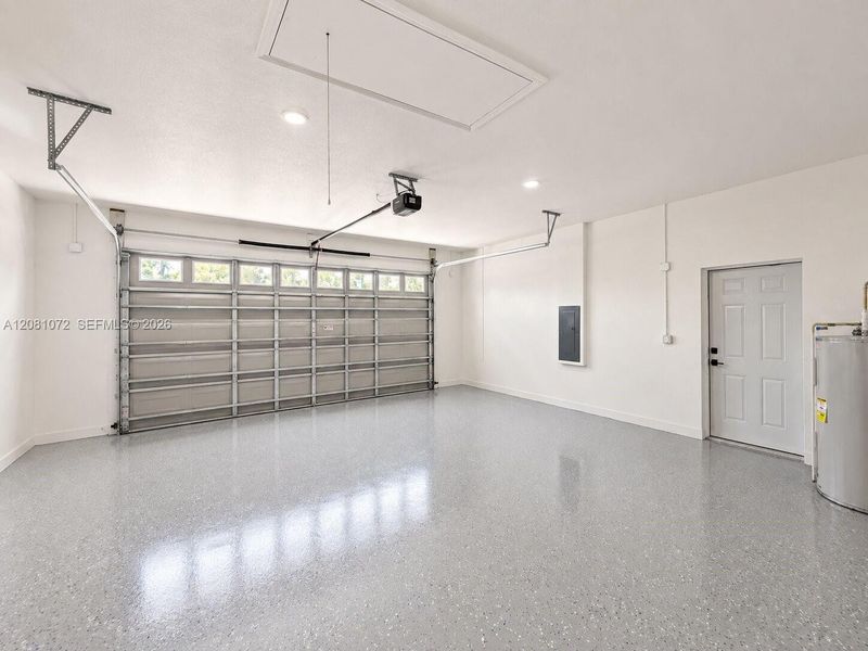 Spacious, unfurnished interior of a new home in , Sebring (Image 32).