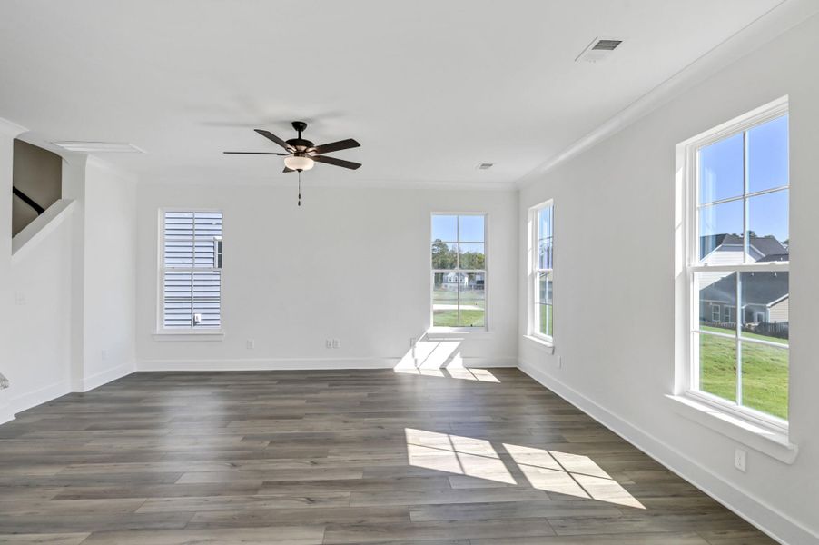 Spacious, unfurnished interior of a new home in Ashton Lakes, Lexington (Image 27).