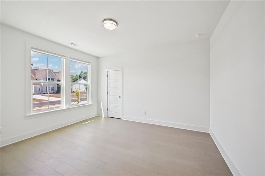Spacious, unfurnished interior of a new home in Fireside Farms, Dawsonville (Image 27).